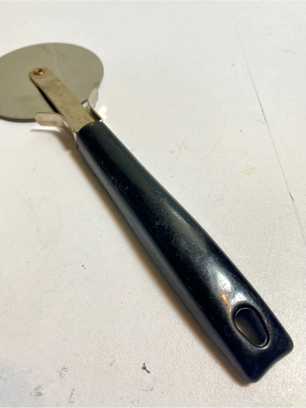 VTG EKCO USA Pizza Cutter Wheel Black Plastic Handle Silver Metal Hanging Hole